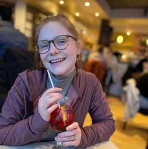 Meet your Posher, Sabrina